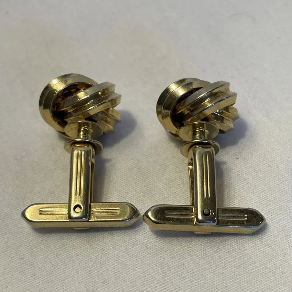 Classic Gold Tone Love Friendship Knot 0.5 in Cufflinks